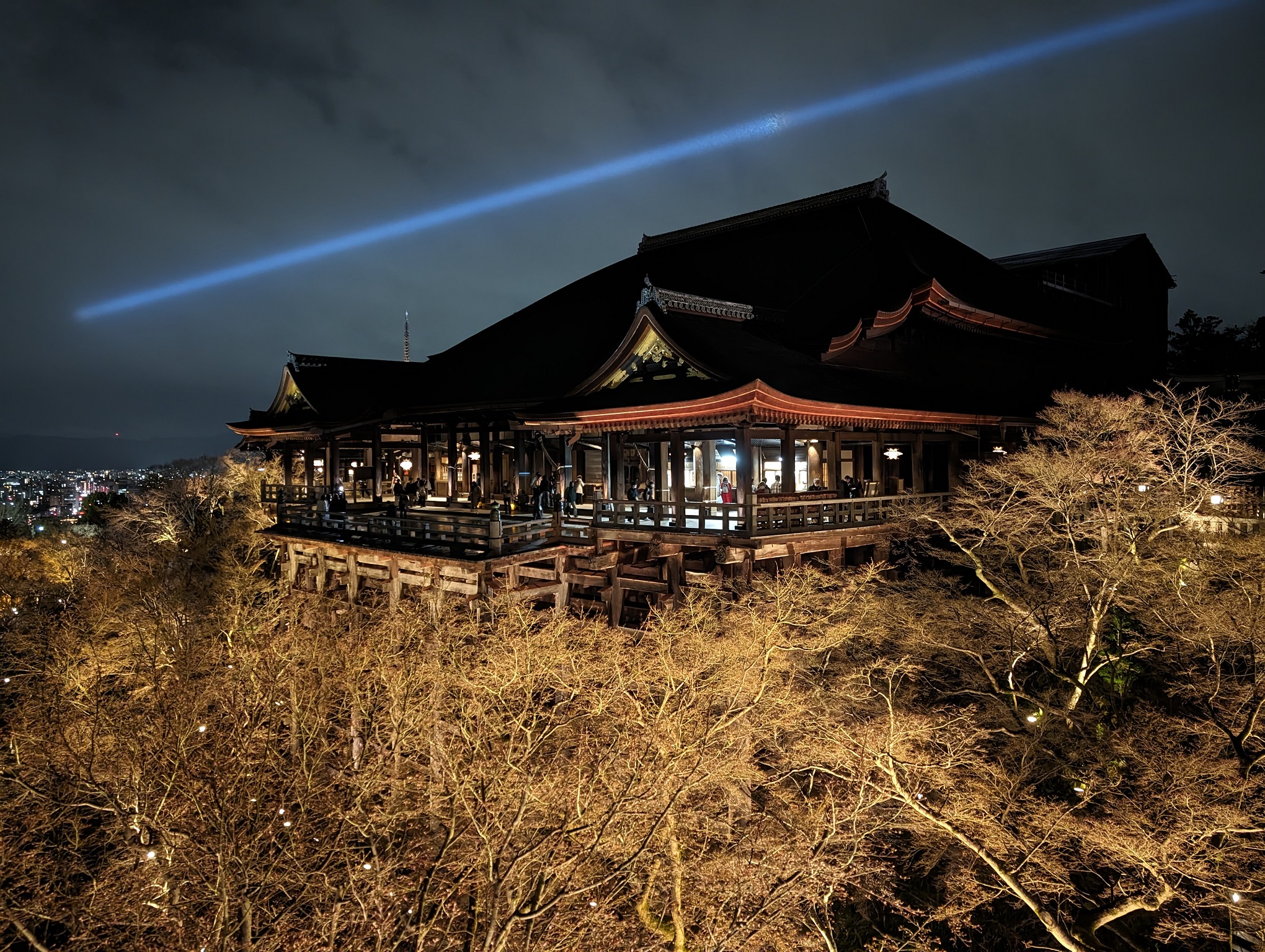 Main Hall in Kiyomizu-dera seen from Okuno-in Hall