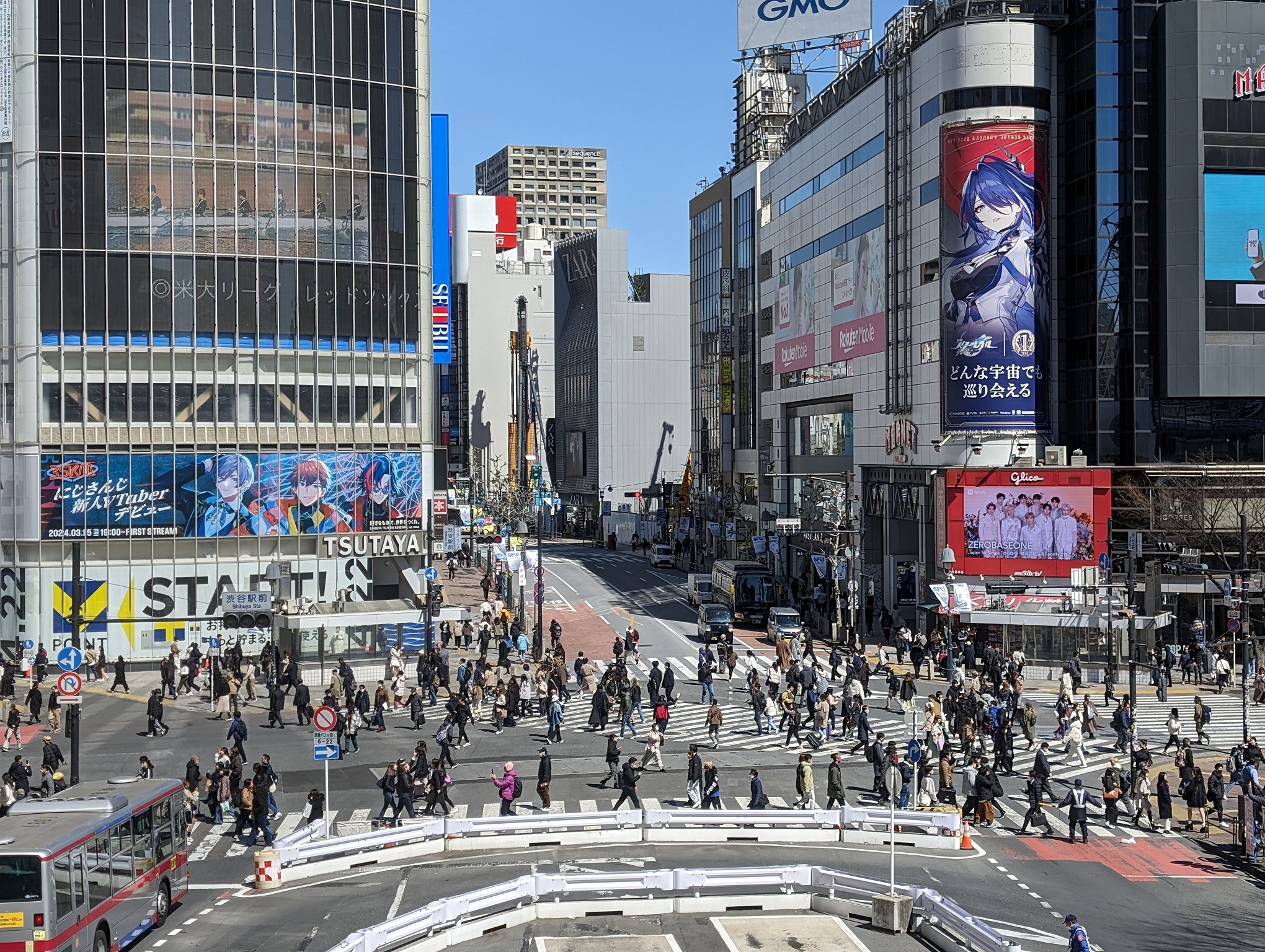 Shibuya Crossing seen from walkway to Mark City